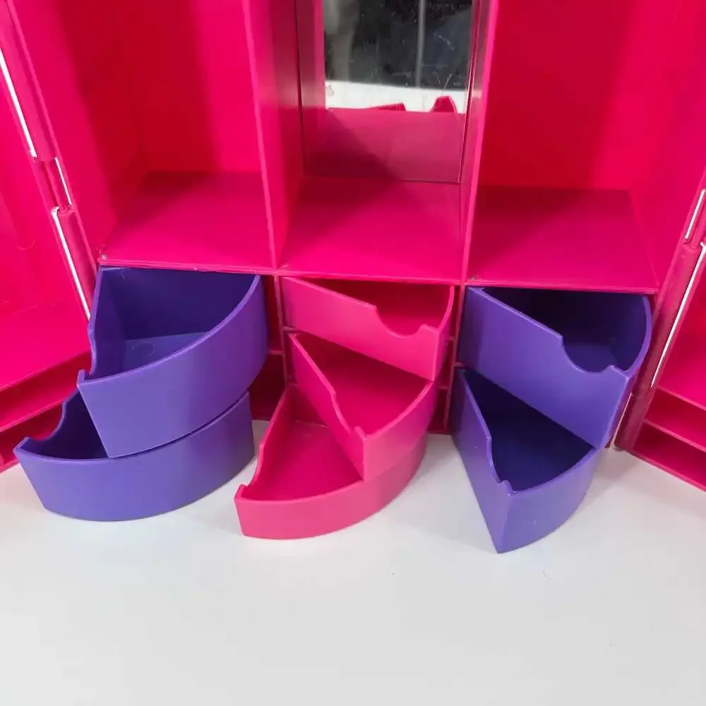 Vintage Mattel 1997 Pink Barbie Closet Trunk